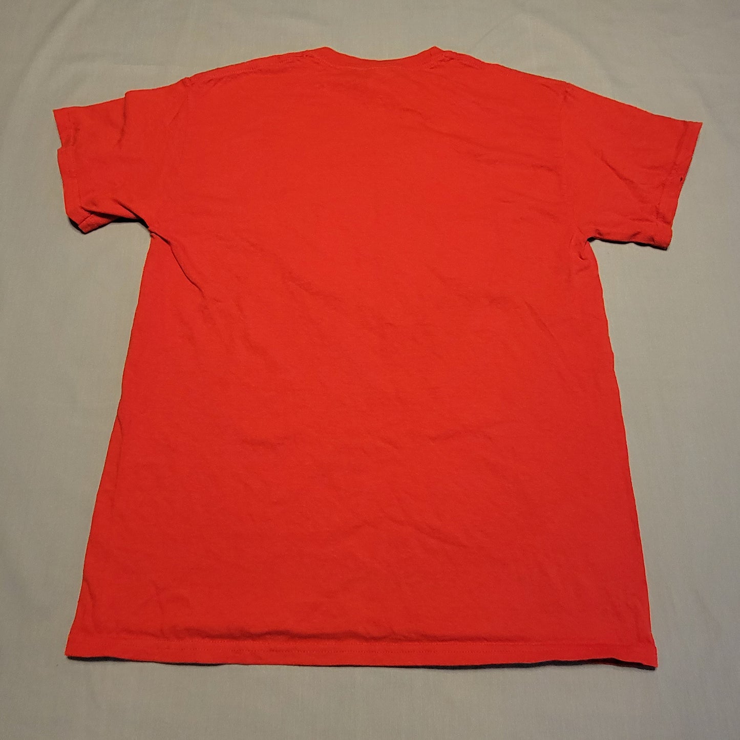 Pre-Owned Men's Medium (M) Red Cleveland Cityscape Baseball T-Shirt