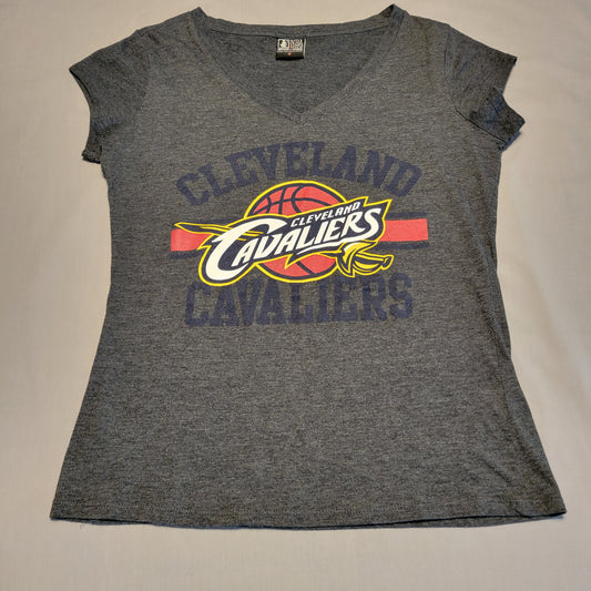 Pre-Owned Women's Medium (M) NBA Cleveland Cavaliers V-Neck Shirt