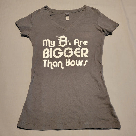 Pre-Owned Women's Small (S) MLB Detroit Tigers "My D's Are Bigger" V-Neck T-Shirt