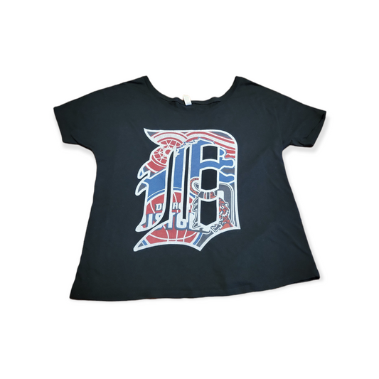 Pre-Owned Women's Small (S) NFL/MLB/NBA/NHL Detroit D Boat Neck T-Shirt
